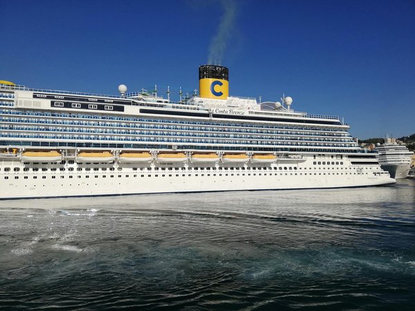 Discover the Best UK Cruises: Exclusive Tours of Historic British Shipyards Await